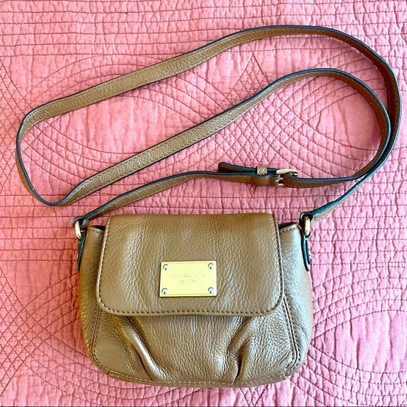 Michael Kors Handbags - Michael Kors Small Crossbody